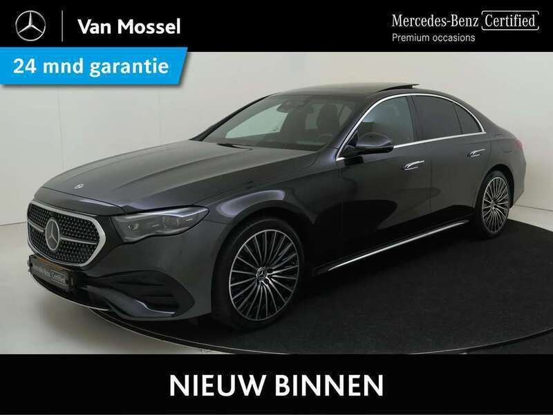Grijs, metallic lak Gebruikt 2023 Mercedes E300 AMG line Sedan | € 68.945 (Duur) - Afbeelding 1/4