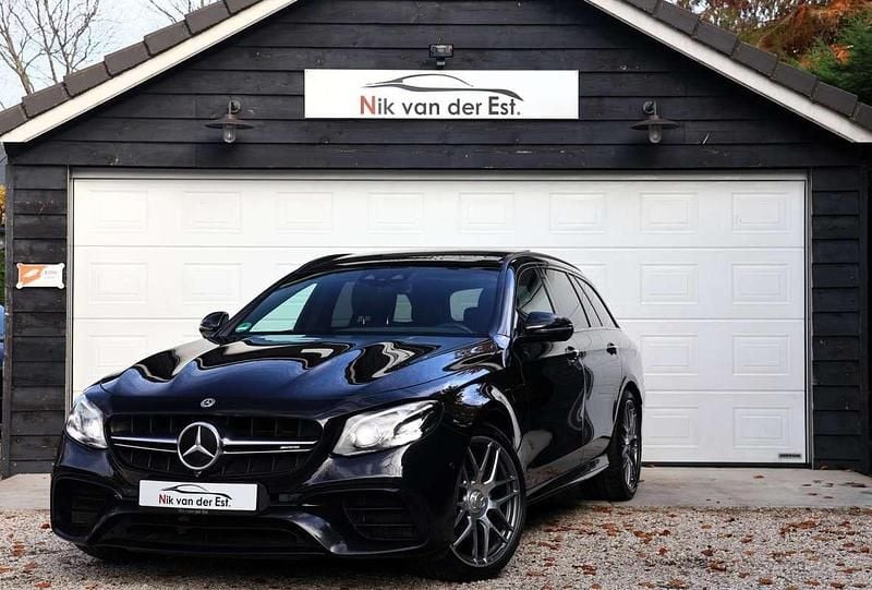 Zwart Gebruikt 2017 Mercedes E63 AMG Premium Plus Stationwagen | € 49.450 - Afbeelding 1/4