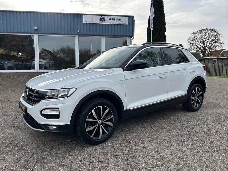 Wit Gebruikt 2018 VW T-Roc Style SUV | € 15.995 (Iets duurder) - Afbeelding 1/4