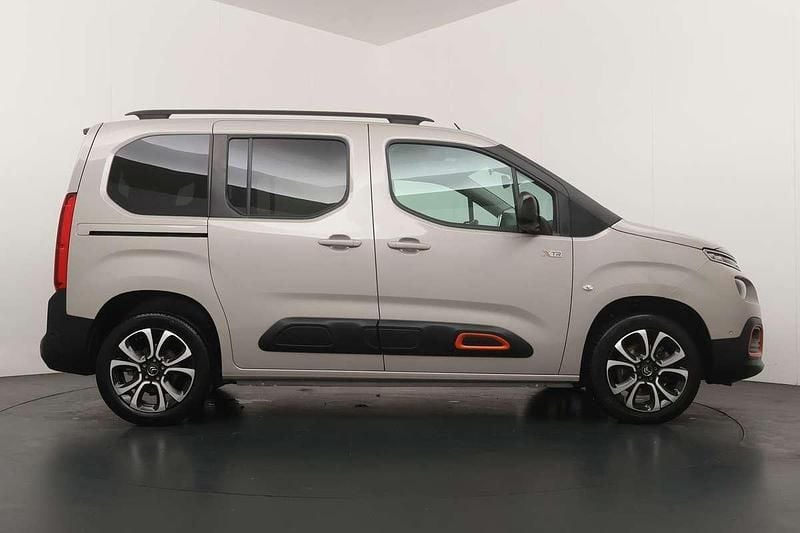 Occasion Citroën Berlingo Shine 131 PK (96 kW) 2023 Grijs (metallic) MPV