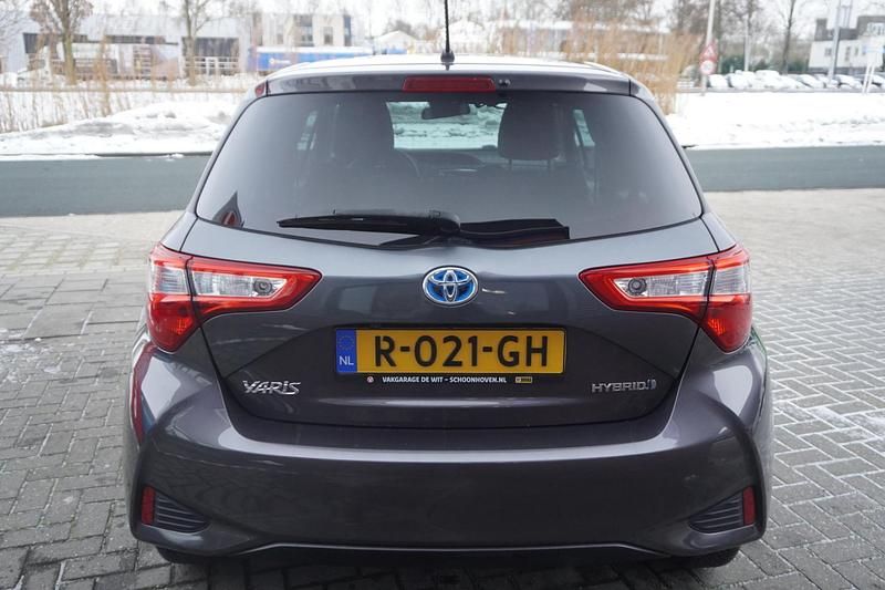 Occasion Toyota Yaris Hybrid 2022 Grijs Hatchback