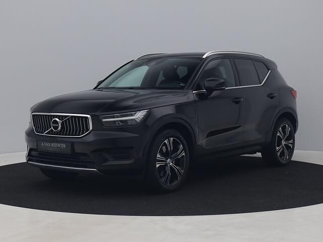 Zwart Gebruikt 2020 Volvo XC40 Inscription SUV | € 26.400 (Goede deal) - Afbeelding 1/4