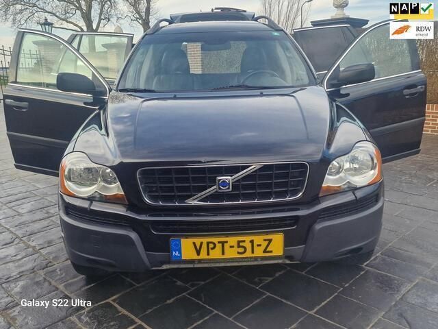 Zwart Gebruikt 2003 Volvo XC90 SUV | € 3.500 (Iets duurder) - Afbeelding 1/4