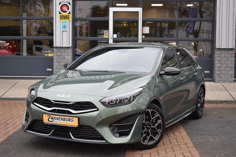 Groen Gebruikt 2023 Kia Ceed GT-Line Hatchback | € 25.750 (Eerlijke prijs) - Afbeelding 1/4