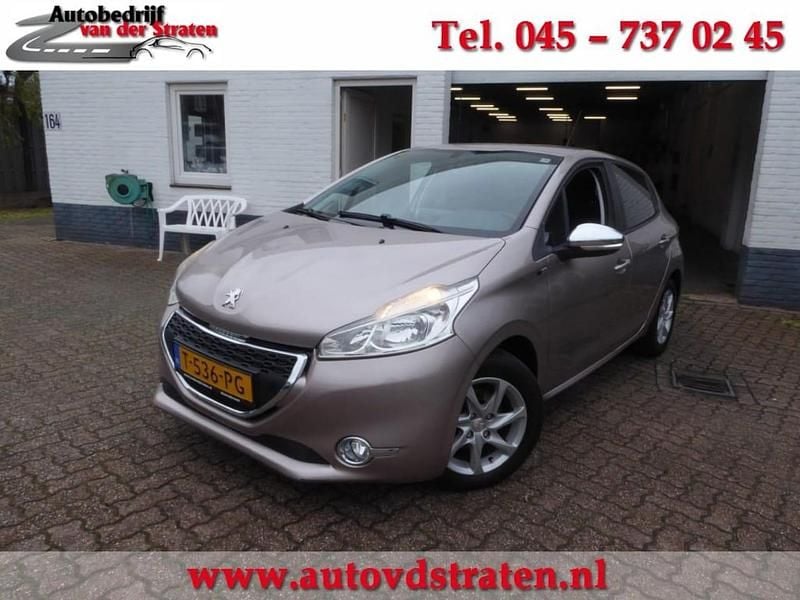 Bruin Gebruikt 2015 Peugeot 208 Style Hatchback | € 4.450 (Super prijs) - Afbeelding 1/4