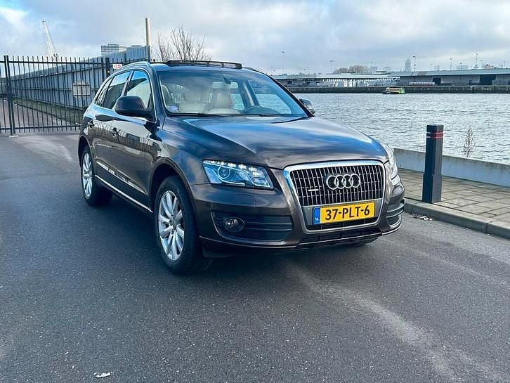 Bruin (metallic) Occasion 2011 Audi Q5 Proline SUV | € 11.950 (Iets duurder) - Afbeelding 1/4