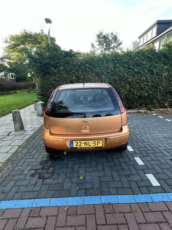 Occasion Opel Corsa Enjoy 75 PK (55 kW) 2003 Geel Hatchback