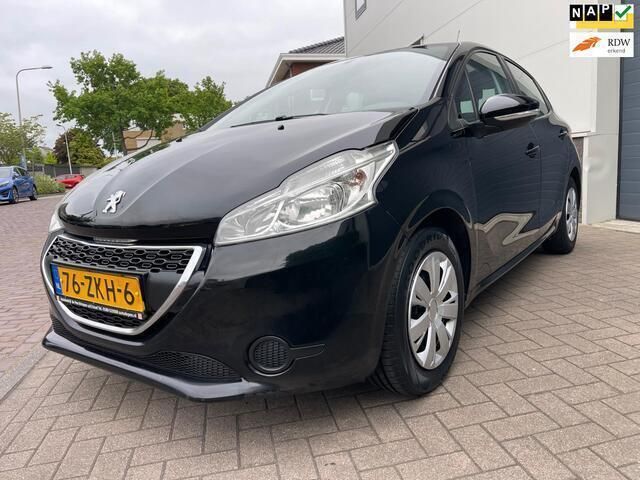 Zwart Gebruikt 2013 Peugeot 208 Active Hatchback | € 3.250 (Eerlijke prijs) - Afbeelding 1/4