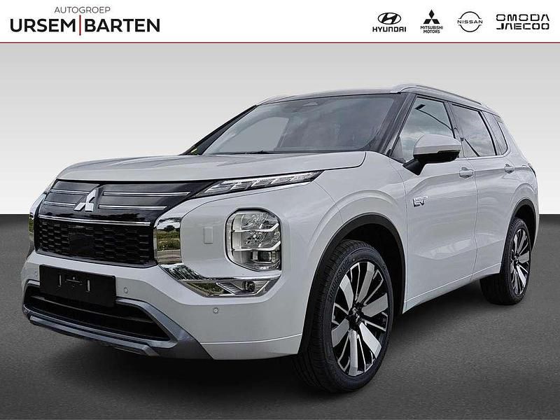 Wit Nieuw 2025 Mitsubishi Outlander P-HEV Instyle SUV | € 58.930 (Iets duurder) - Afbeelding 1/4