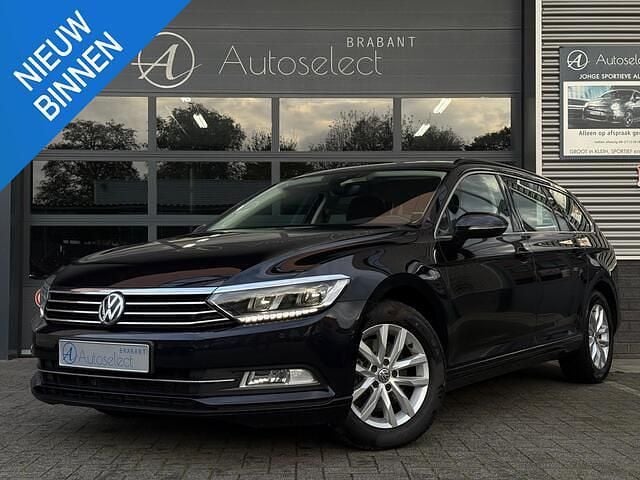 Zwart Gebruikt 2019 VW Passat Highline Stationwagen | € 19.950 (Goede deal) - Afbeelding 1/4