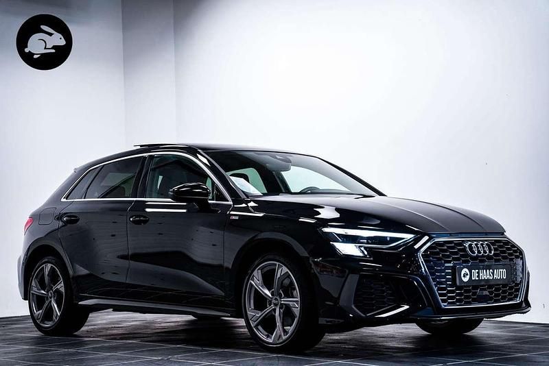 Zwart Gebruikt 2022 Audi A3 Sportback e-tron S-Line Hatchback | € 33.800 (Eerlijke prijs) - Afbeelding 1/4