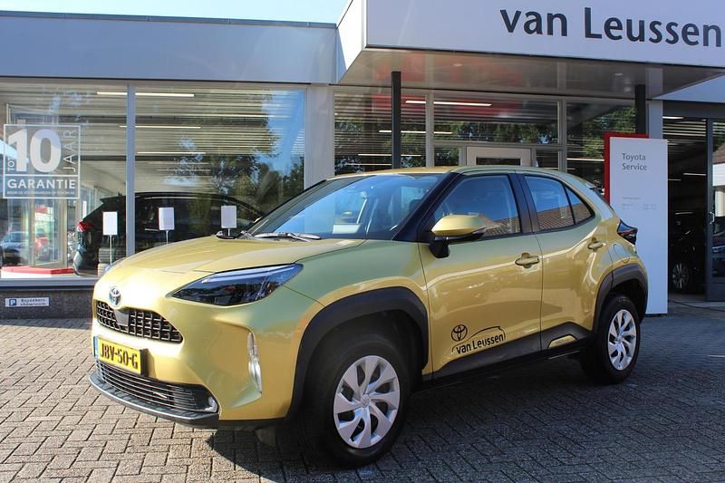 Goud Gebruikt 2024 Toyota Yaris Cross SUV | € 25.900 (Goede deal) - Afbeelding 1/4