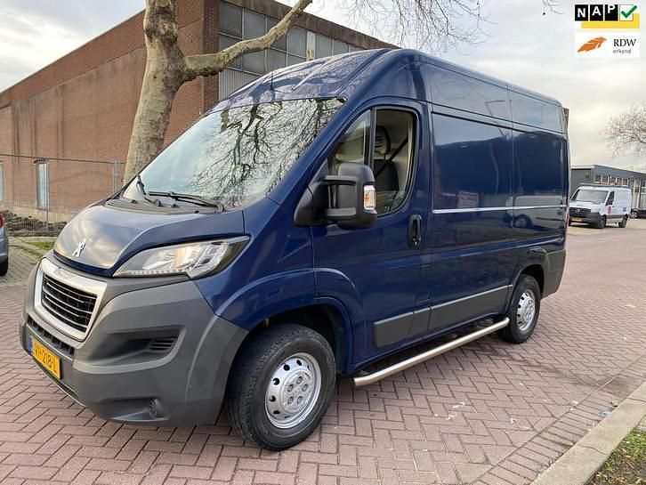 Blauw Occasion 2015 Peugeot Boxer Van | € 9.495 (Goede deal) - Afbeelding 1/4
