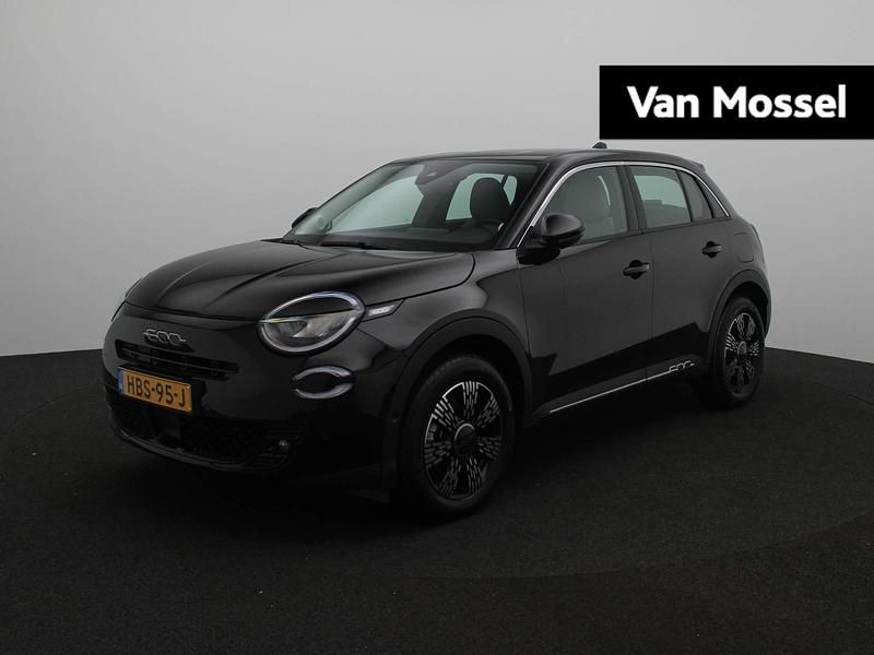 Zwart Gebruikt 2025 Fiat 600E Urban SUV | € 29.900 - Afbeelding 1/4