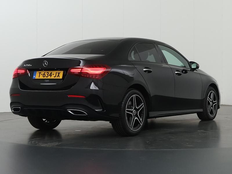 Occasion Mercedes A250 AMG line 218 PK (160 kW) 2023 Zwart Sedan