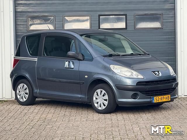 Occasion Peugeot 1007 73 PK (53 kW) 2005 Grijs (metallic) MPV