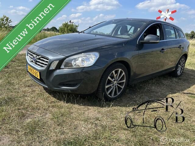 Grijs Gebruikt 2013 Volvo V60 Momentum Stationwagen | € 6.299 (Eerlijke prijs) - Afbeelding 1/4