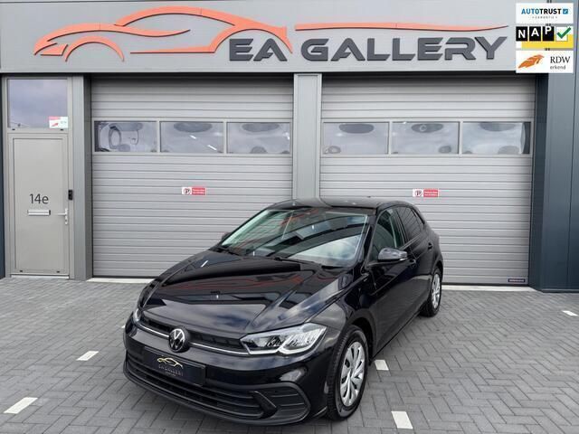 Zwart Gebruikt 2024 VW Polo Edition Hatchback | € 20.940 (Goede deal) - Afbeelding 1/4