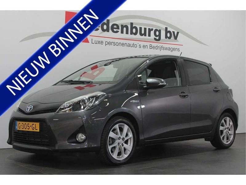 Grijs Gebruikt 2012 Toyota Yaris Hybrid Hatchback | € 11.945 (Eerlijke prijs) - Afbeelding 1/4