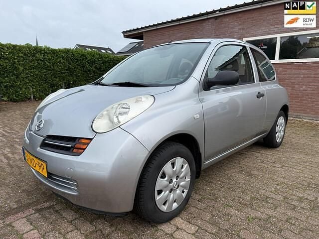Grijs Gebruikt 2003 Nissan Micra Visia Hatchback | € 3.499 (Eerlijke prijs) - Afbeelding 1/4