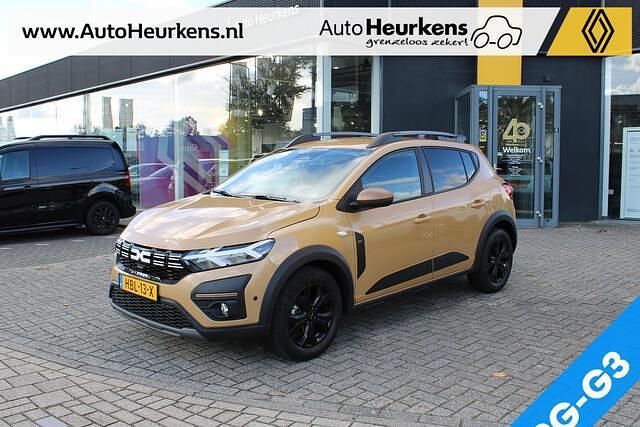 Bruin Gebruikt 2025 Dacia Sandero Stepway Hatchback | € 20.945 (Eerlijke prijs) - Afbeelding 1/4