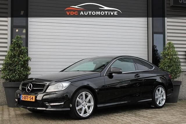 Zwart Gebruikt 2012 Mercedes C250 AMG Coupé | € 15.950 (Eerlijke prijs) - Afbeelding 1/4