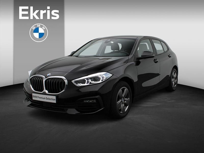 Zwart Gebruikt 2020 BMW 118 Executive Hatchback | € 21.900 (Goede deal) - Afbeelding 1/4