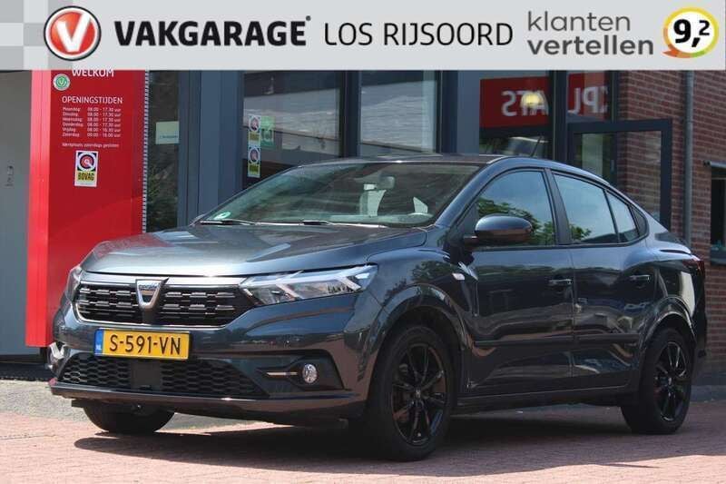 Grijs, metallic lak Gebruikt 2021 Dacia Logan Lauréate Sedan | € 10.990 (Eerlijke prijs) - Afbeelding 1/4