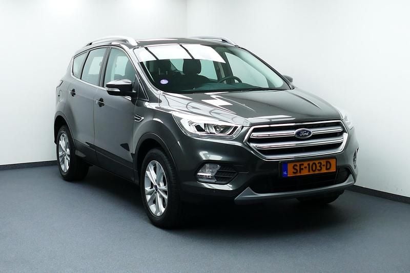 Grijs Gebruikt 2018 Ford Kuga Titanium SUV | € 16.444 (Goede deal) - Afbeelding 1/4