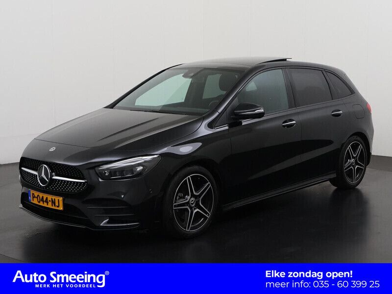 Zwart Gebruikt 2022 Mercedes B200 AMG line MPV | € 33.395 (Iets duurder) - Afbeelding 1/4