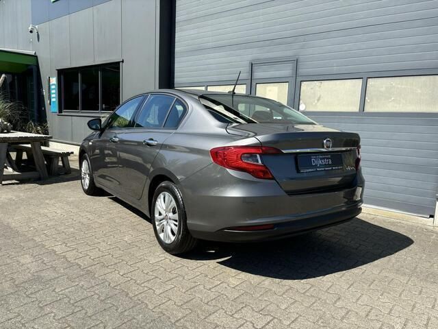 Occasion Fiat Tipo Lounge 105 PK (77 kW) 2016 Grijs Sedan
