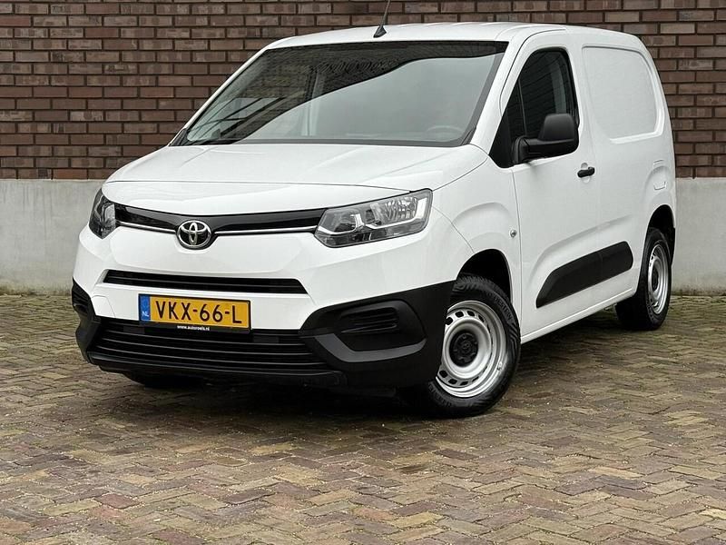 Wit Occasion 2021 Toyota Proace City City MPV | € 11.817 (Goede deal) - Afbeelding 1/4