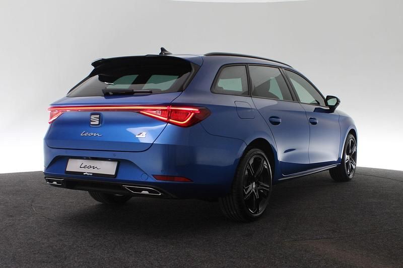 Nieuw Seat Leon Business 204 PK (150 kW) 2025 Blauw Stationwagen