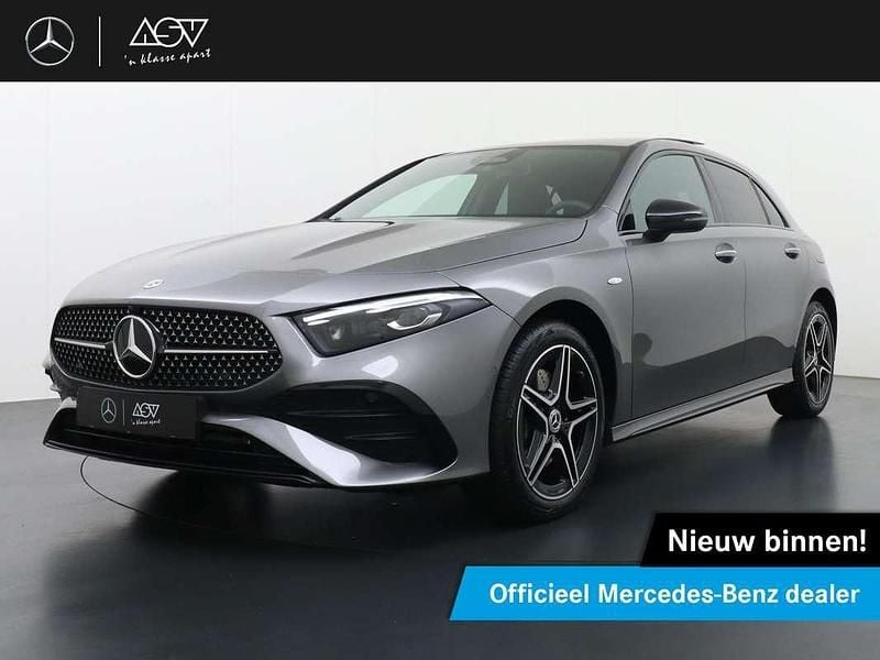 Grijs Nieuw 2025 Mercedes A250 Business Hatchback | € 49.193 (Iets duurder) - Afbeelding 1/4
