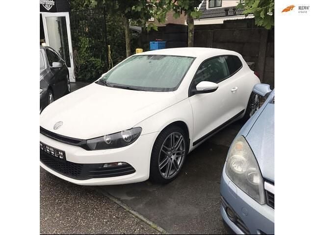 Wit Gebruikt 2009 VW Scirocco Coupé | € 8.750 (Eerlijke prijs) - Afbeelding 1/4