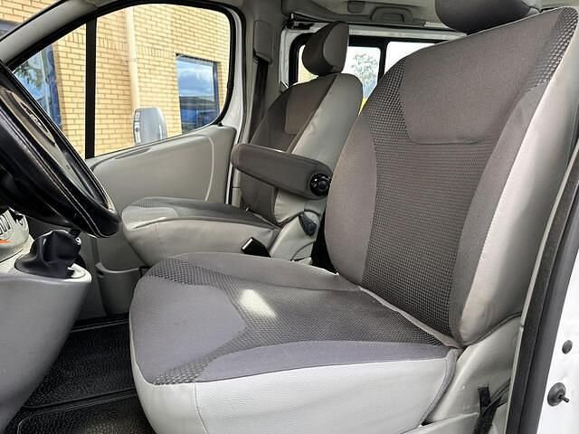 Occasion Opel Vivaro 101 PK (74 kW) 2003 Wit MPV