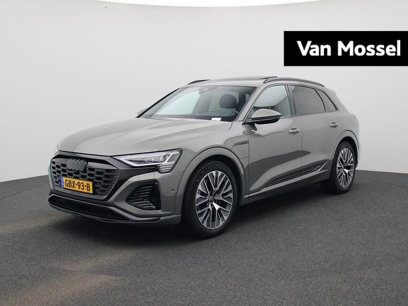 Grijs Occasion 2024 Audi Q8 e-tron Sport SUV | € 58.900 (Super prijs) - Afbeelding 1/4