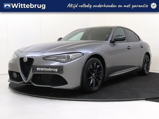 Grijs Gebruikt 2020 Alfa Romeo Giulia Super Sedan | € 28.925 (Goede deal) - Afbeelding 1/3