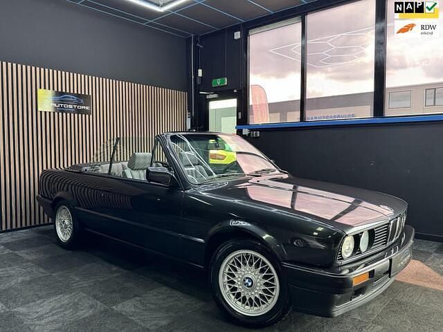 Zwart Gebruikt 1993 BMW 318 Sport Line Cabriolet | € 10.950 - Afbeelding 1/4