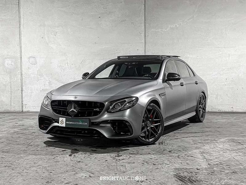 Grijs Gebruikt 2017 Mercedes E63S AMG AMG Sedan | € 36.277 - Afbeelding 1/4