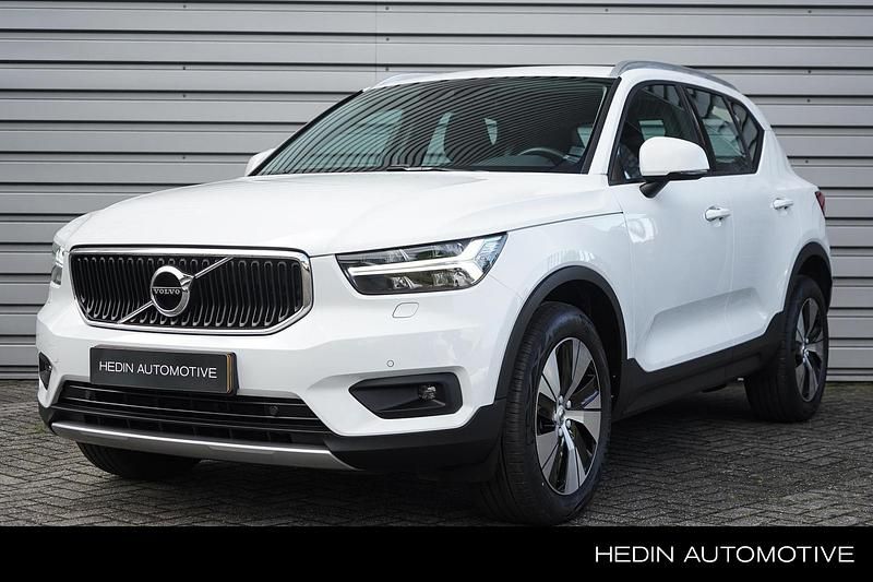 Wit Gebruikt 2021 Volvo XC40 Core SUV | € 36.995 (Eerlijke prijs) - Afbeelding 1/4