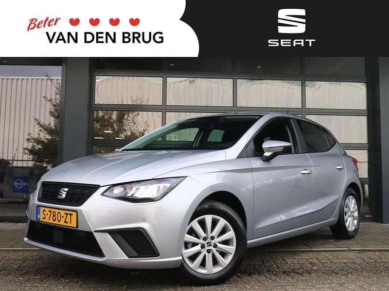 Grijs Gebruikt 2023 Seat Ibiza Business Hatchback | € 15.800 (Super prijs) - Afbeelding 1/4