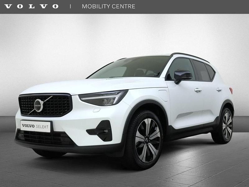 Wit Gebruikt 2023 Volvo XC40 R-Design SUV | € 44.935 - Afbeelding 1/4
