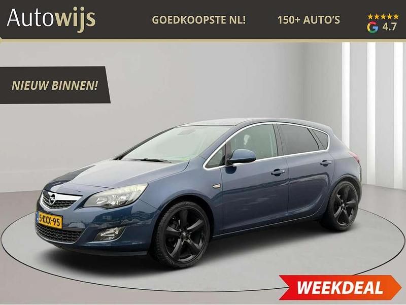 Blauw Occasion 2012 Opel Astra Hatchback | € 4.370 (Goede deal) - Afbeelding 1/4