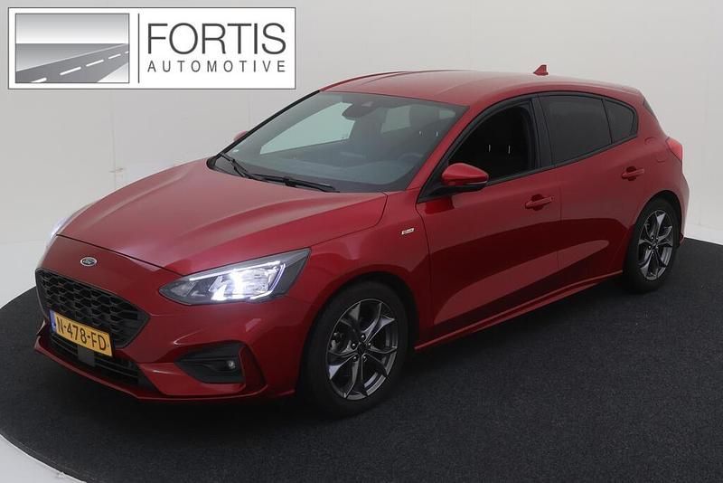 Rood Gebruikt 2021 Ford Focus Business Edition Hatchback | € 18.895 (Eerlijke prijs) - Afbeelding 1/4
