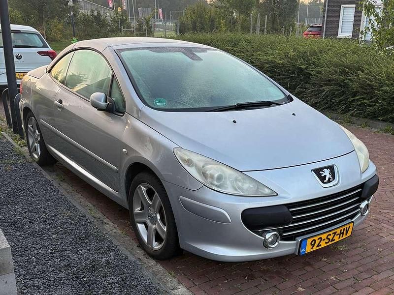 Grijs Gebruikt 2006 Peugeot 307 CC Cabriolet | € 1.750 (Goede deal) - Afbeelding 1/4