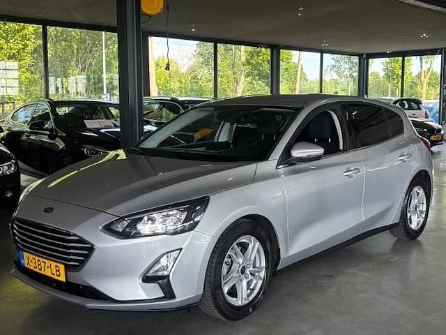 Grijs Gebruikt 2021 Ford Focus Business Edition Hatchback | € 14.845 (Super prijs) - Afbeelding 1/4