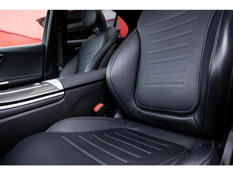 Occasion Mercedes C300 AMG line 204 PK (150 kW) 2024 Zwart Sedan