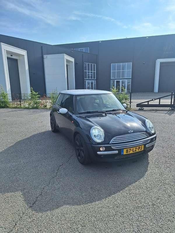 Zwart Gebruikt 2002 Mini Cooper Chili Hatchback | € 1.700 (Eerlijke prijs) - Afbeelding 1/4