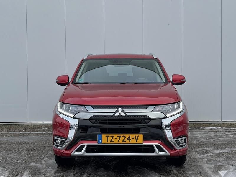 Occasion Mitsubishi Outlander Intense+ 135 PK (99 kW) 2018 Rood SUV